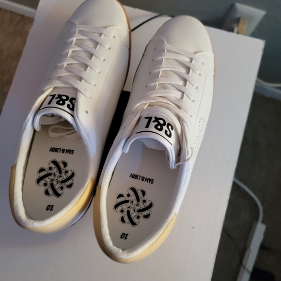 SAM and LIBBY Women's Addie Sneakers - Picture 5 of 10